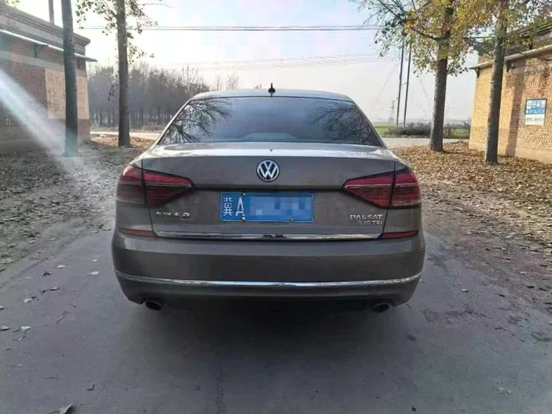 大众帕萨特 驾驶室