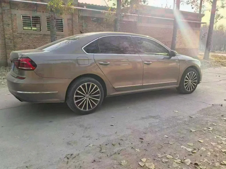 大众帕萨特 内饰前排