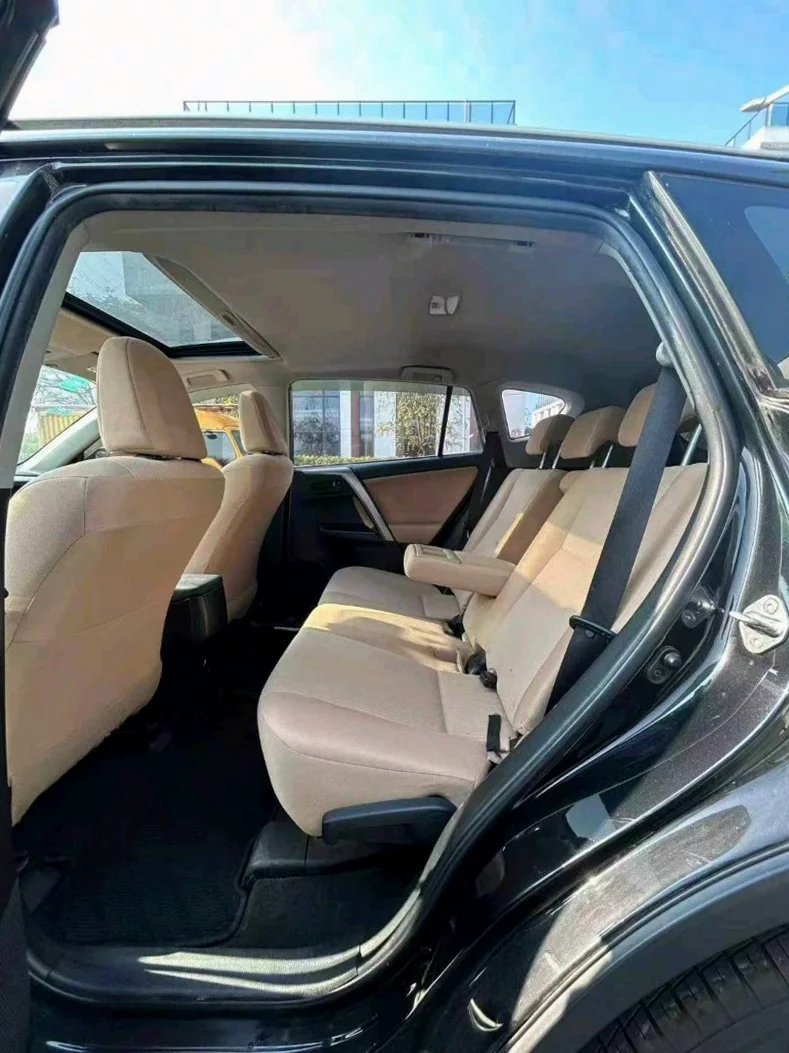 丰田RAV4荣放 后面外观三