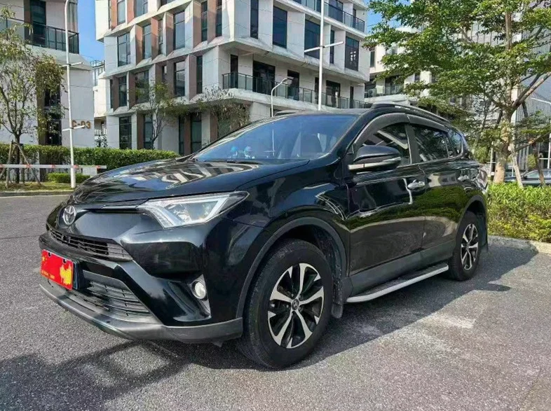 丰田RAV4荣放 正面外观三
