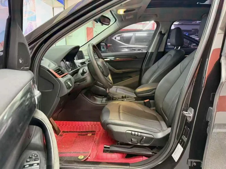 X1宝马 后面外观一