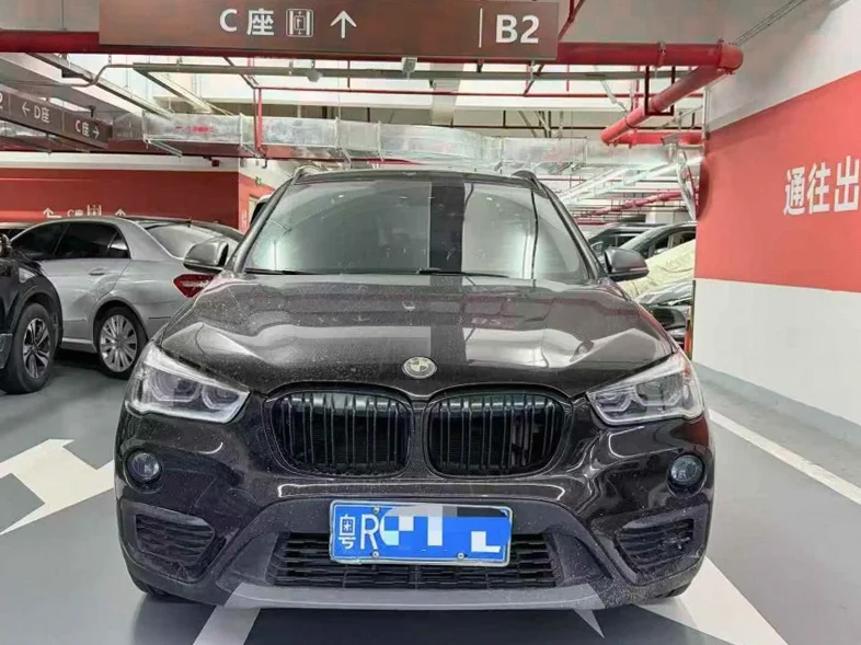 广州2018年X1宝马大本车 正面外观一