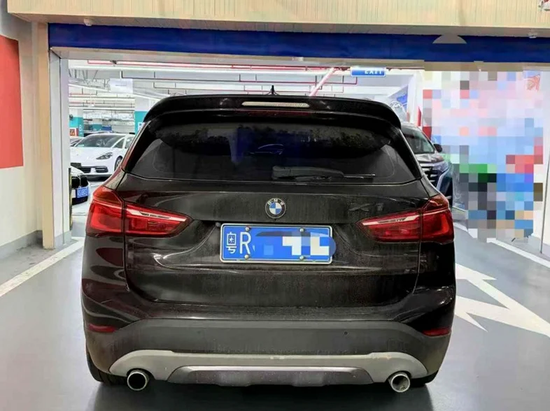 X1宝马 后面外观三