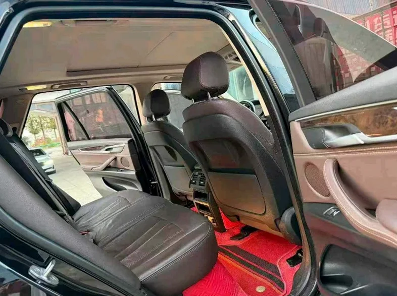 宝马X5 内饰前排