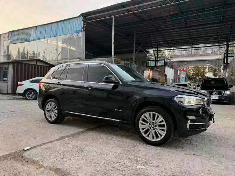 宝马X5 正面外观三