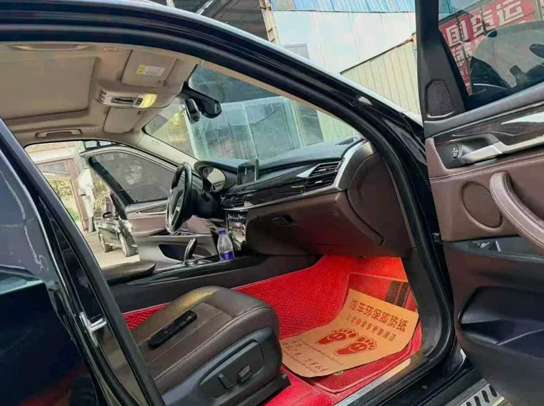 宝马X5 后面外观三