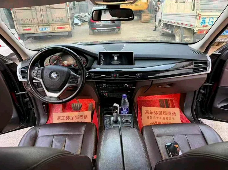 宝马X5 内饰后排