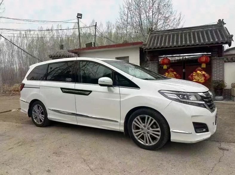 本田艾力绅 正面外观二