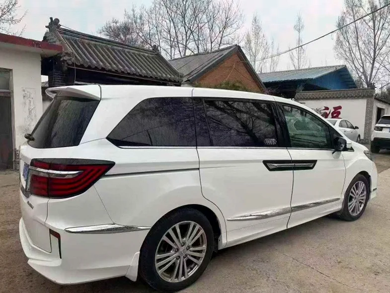 本田艾力绅 内饰前排