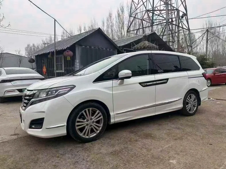 本田艾力绅 正面外观三