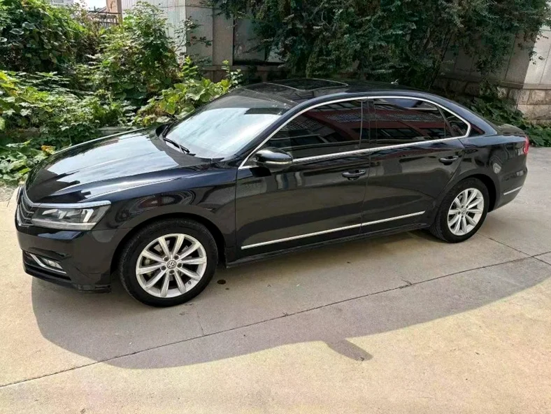 大众帕萨特 正面外观二