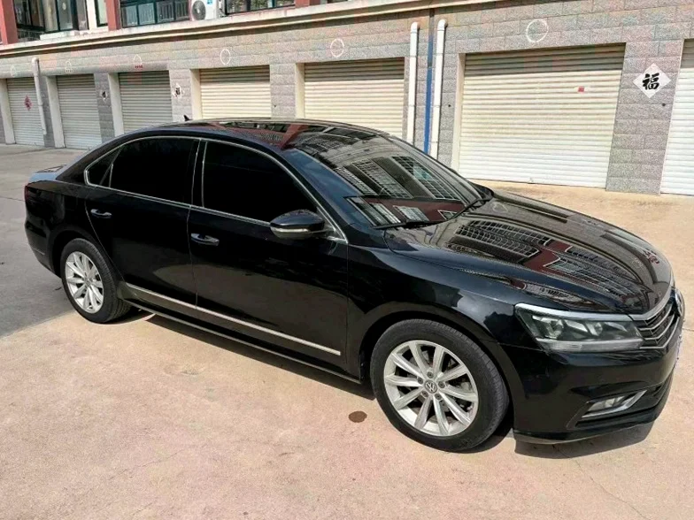 大众帕萨特 后面外观一