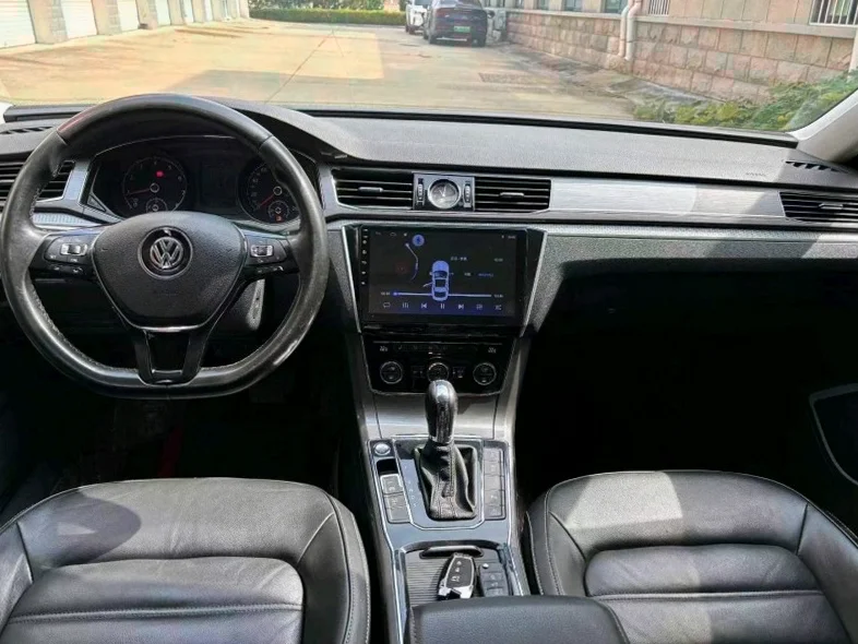 大众帕萨特 内饰前排