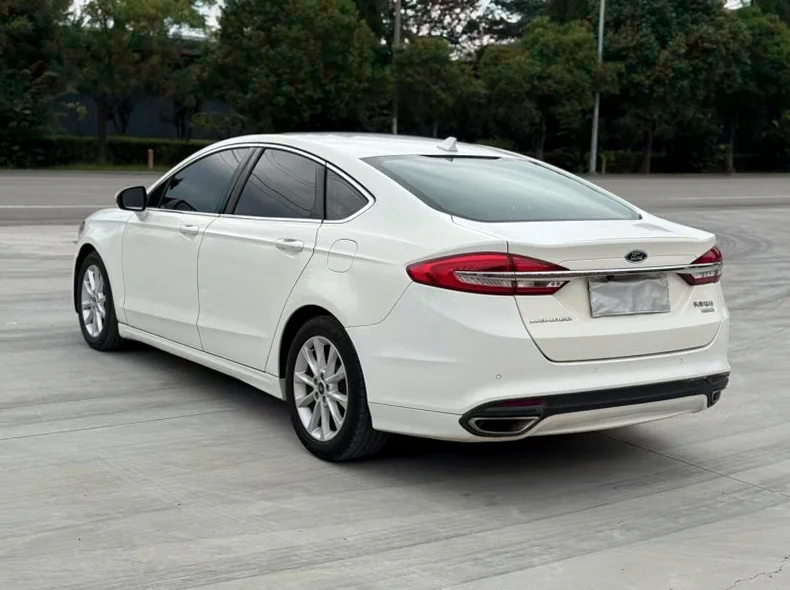 福特蒙迪欧 内饰前排