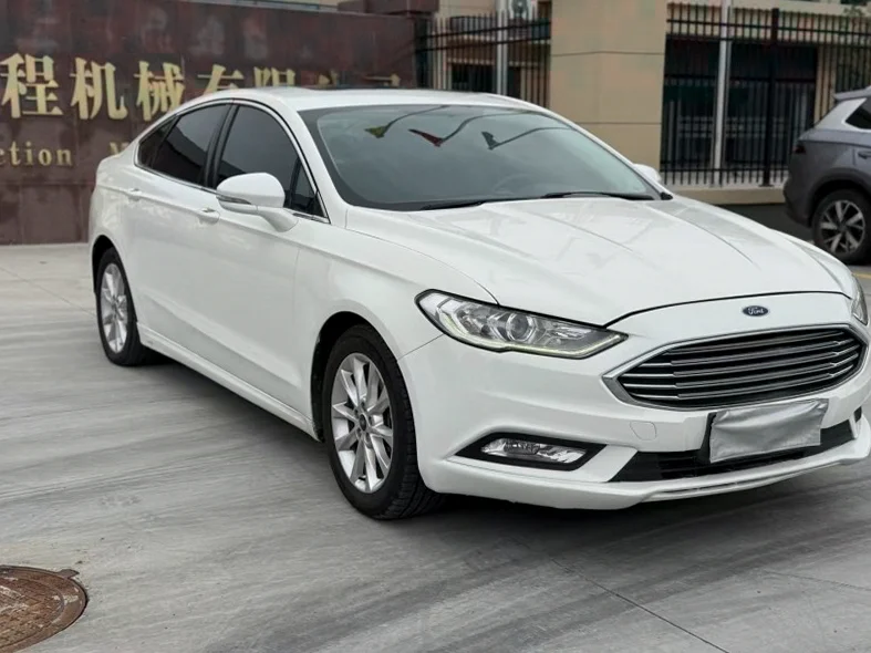 福特蒙迪欧 正面外观三