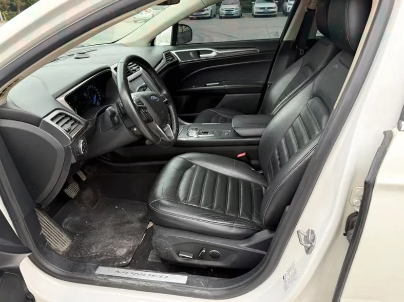 福特蒙迪欧 正面外观二