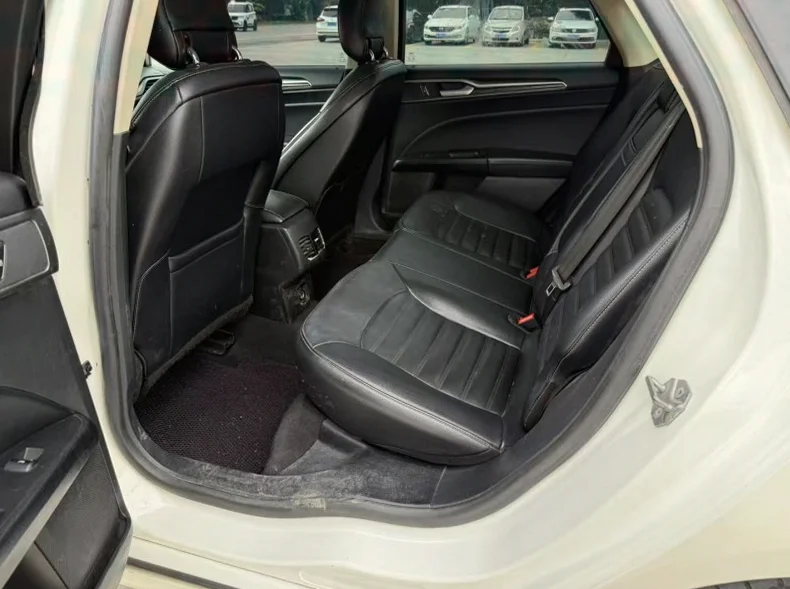 福特蒙迪欧 后面外观二