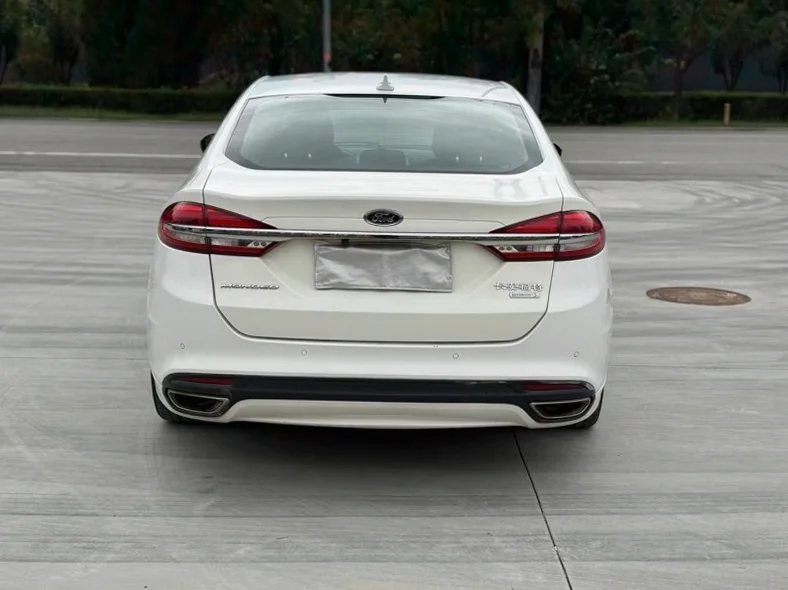 福特蒙迪欧 驾驶室