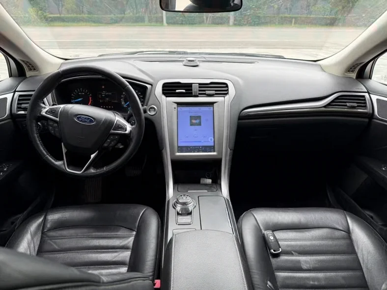 福特蒙迪欧 后面外观三