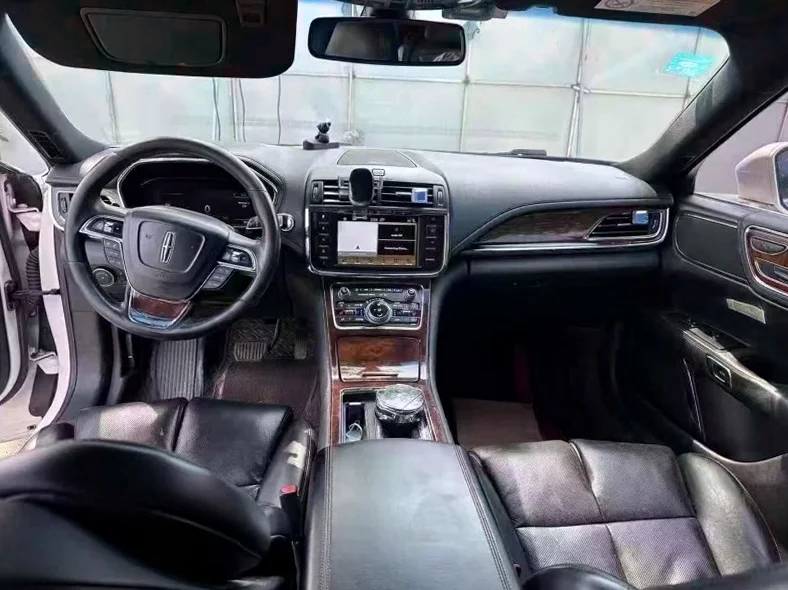 林肯大陆 后面外观二