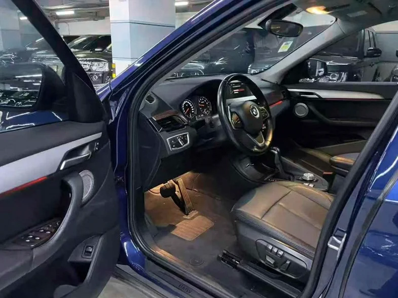 X1宝马 后面外观一