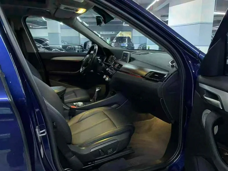 X1宝马 内饰前排