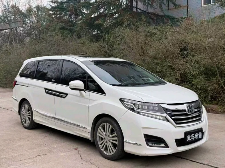 本田艾力绅 正面外观二