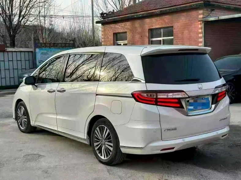 本田奥德赛 内饰后排