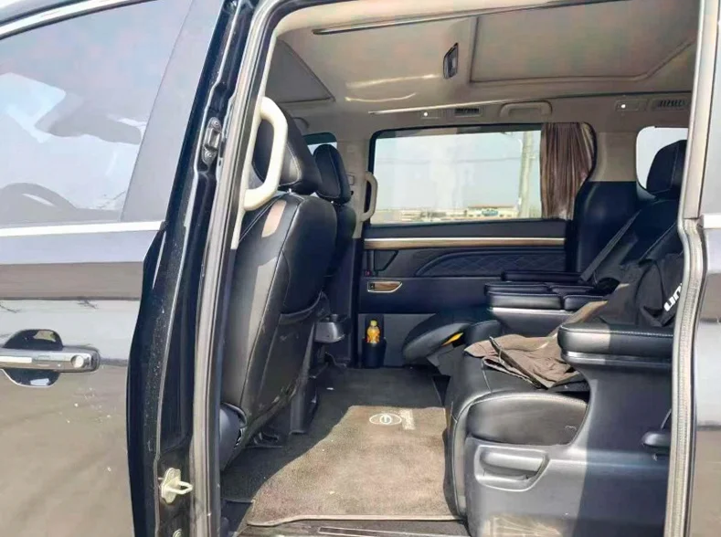 传祺M8 后面外观一