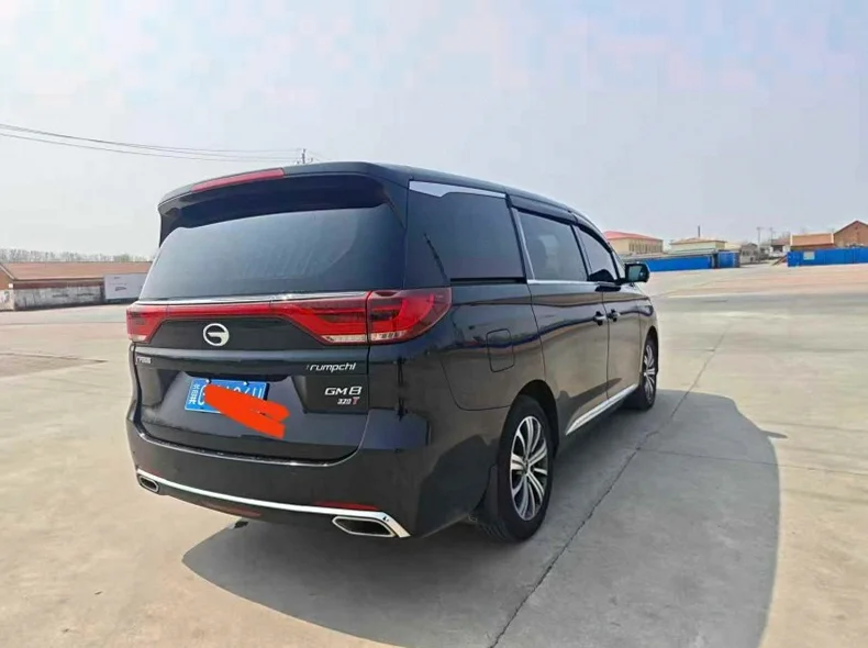 传祺M8 内饰前排