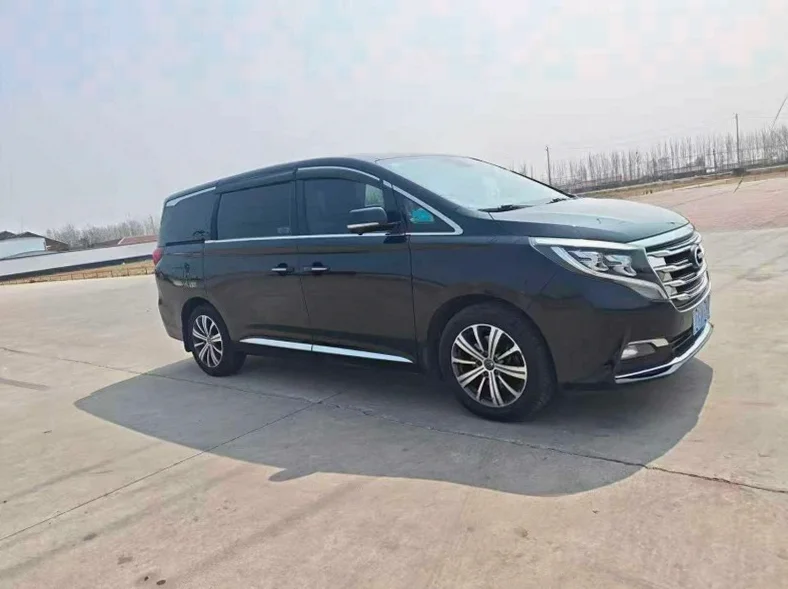 传祺M8 正面外观二