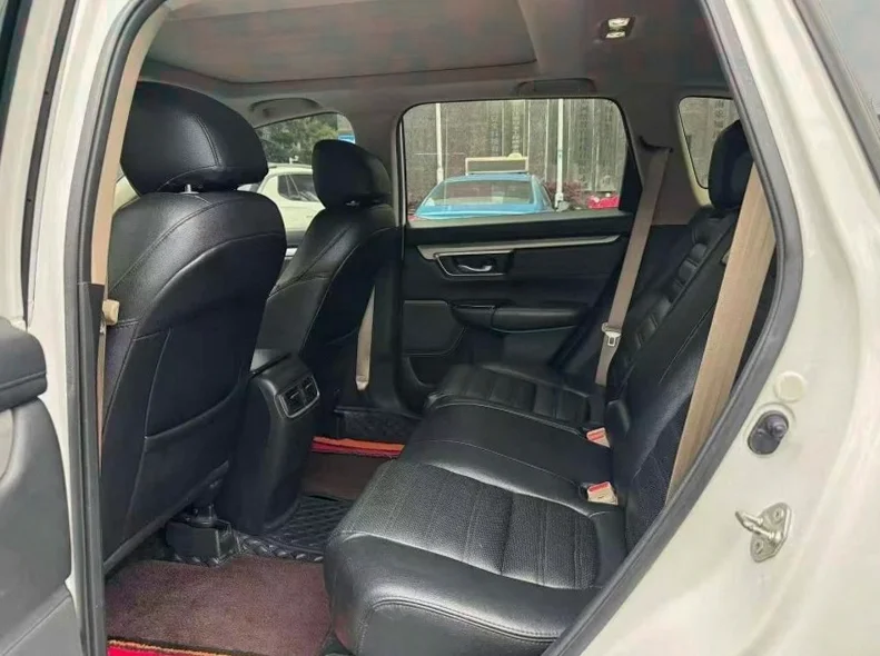 本田CRV 后面外观一