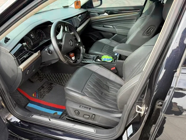 大众帕萨特 正面外观三