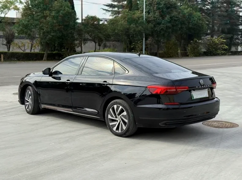 大众帕萨特 后面外观二