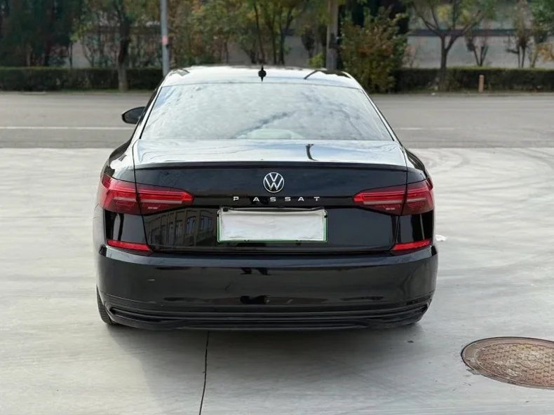 大众帕萨特 内饰后排