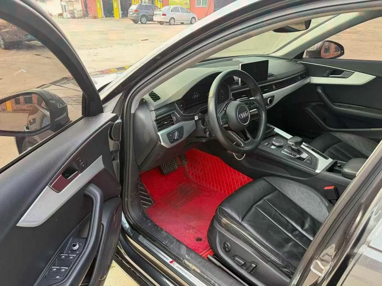 奥迪A4L 后面外观一