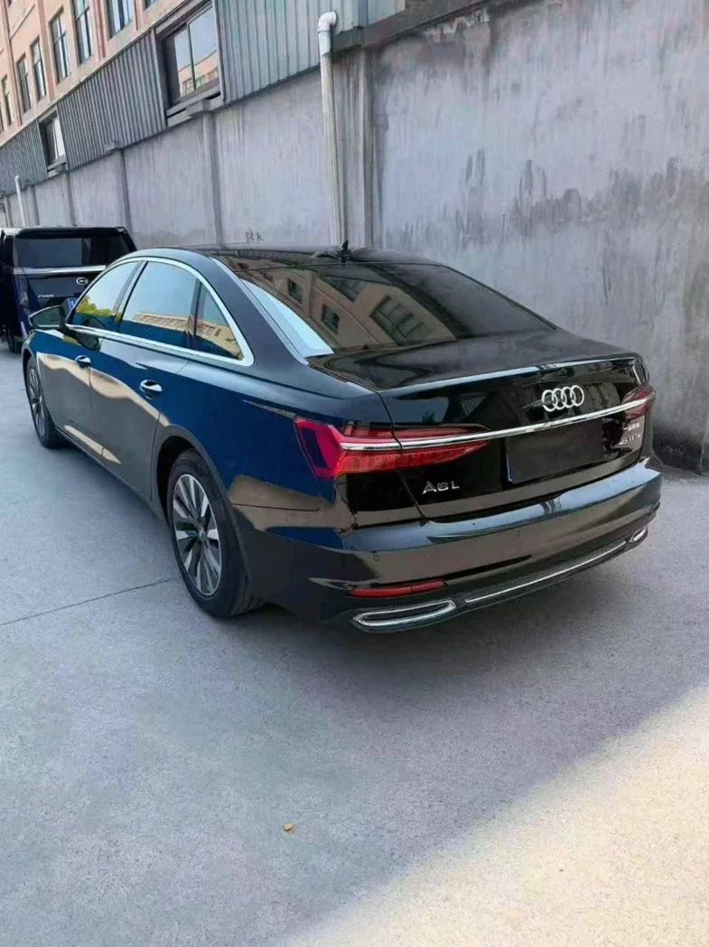 奥迪A6L 内饰后排