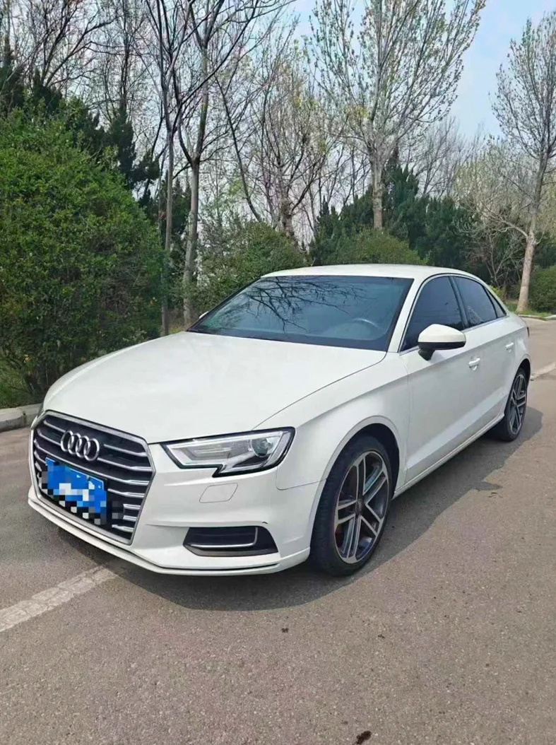 奥迪A3 正面外观二