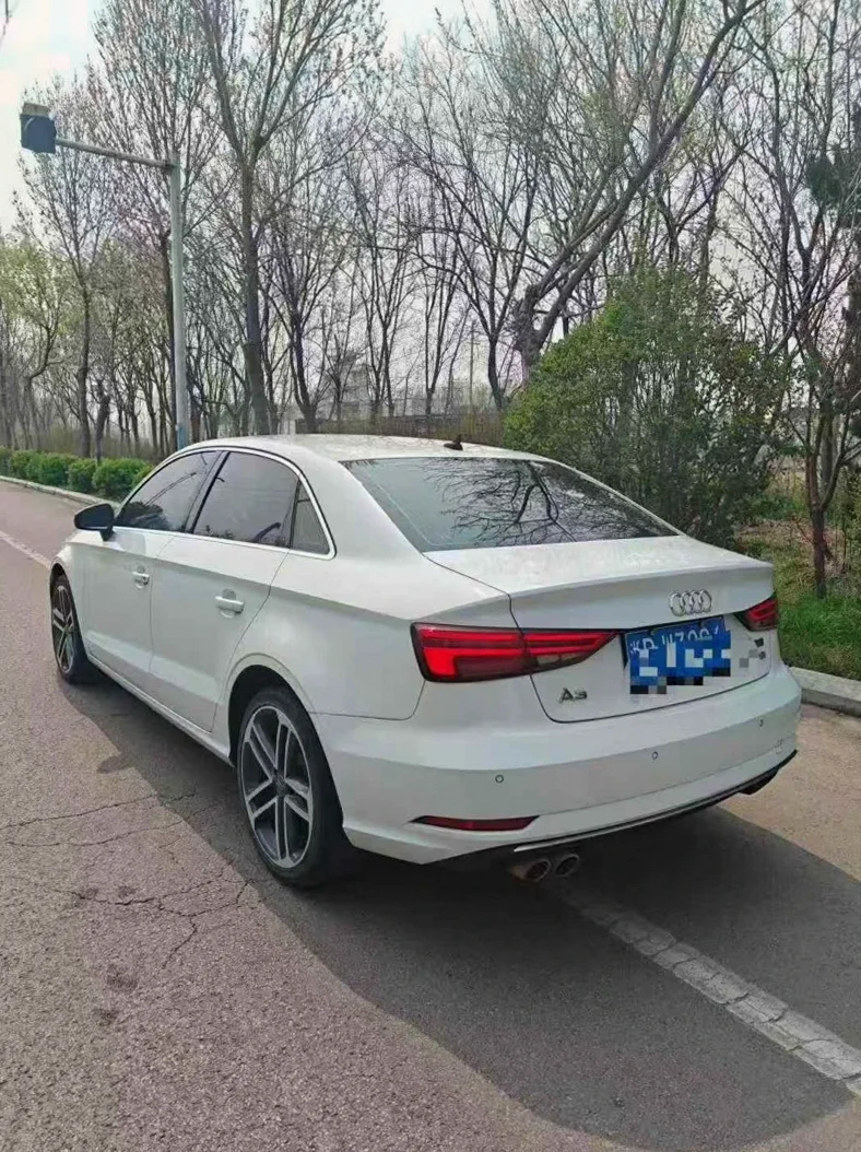 奥迪A3 内饰前排