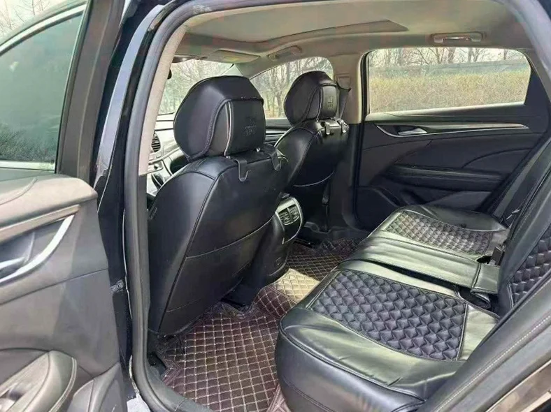 别克君越 后面外观三