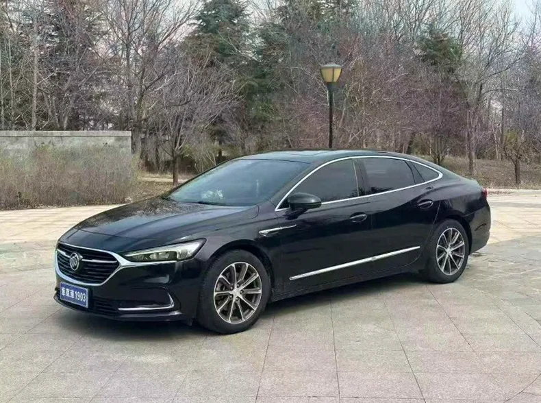 别克君越 正面外观二