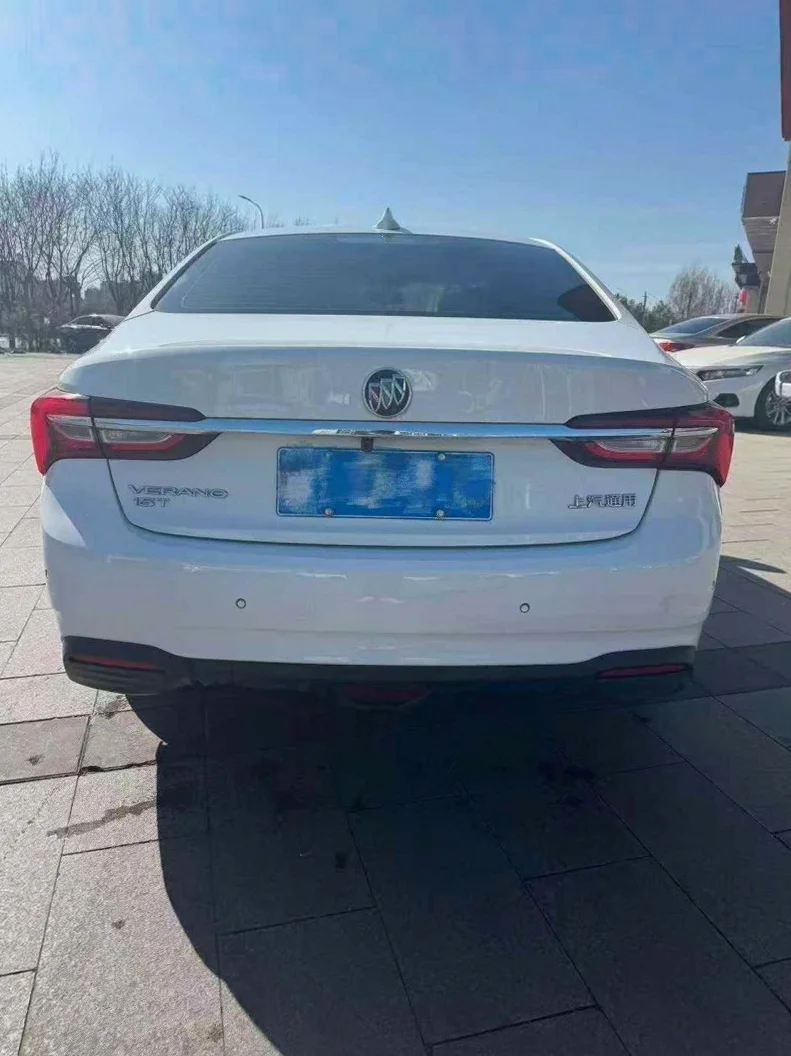 别克威朗 驾驶室