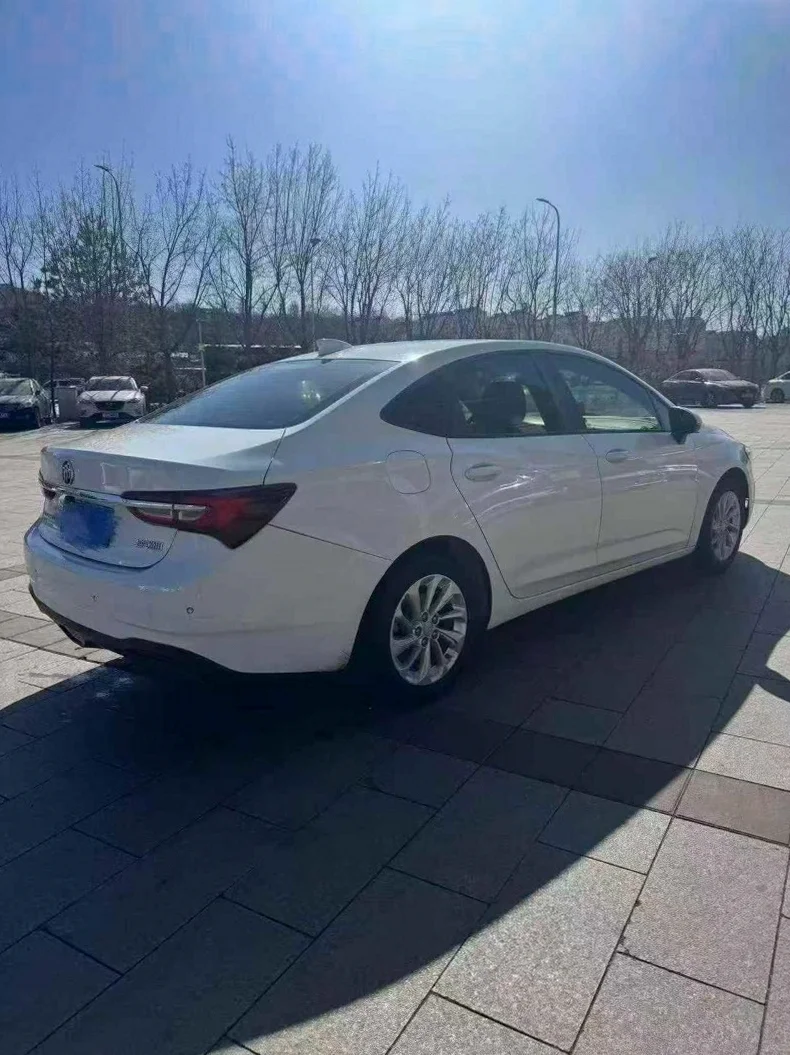 别克威朗 内饰后排