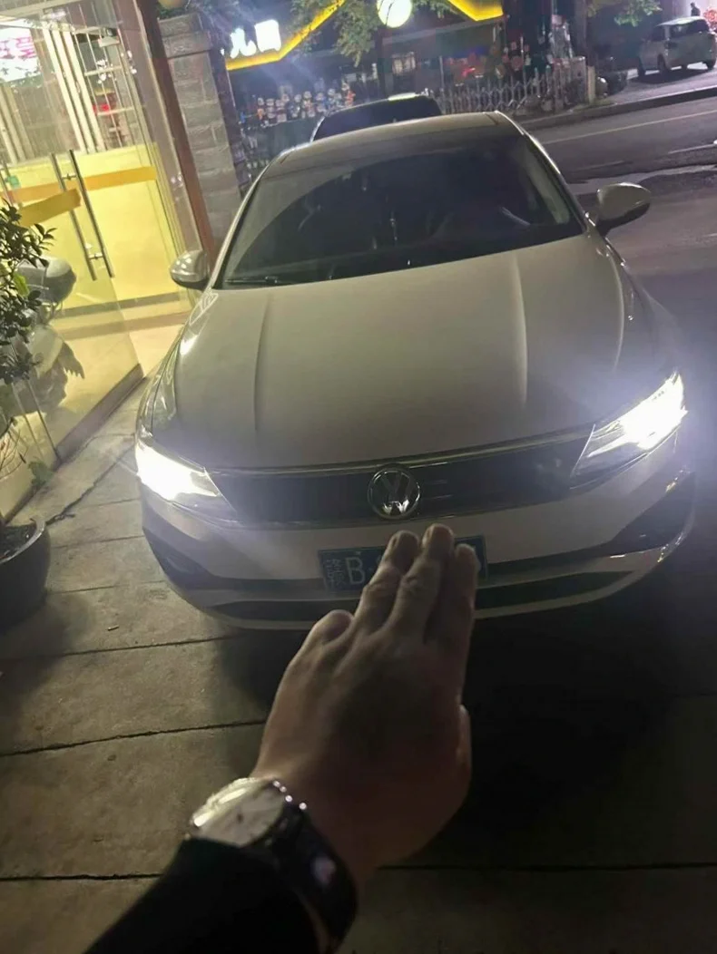 21年大众凌渡1.4T高配