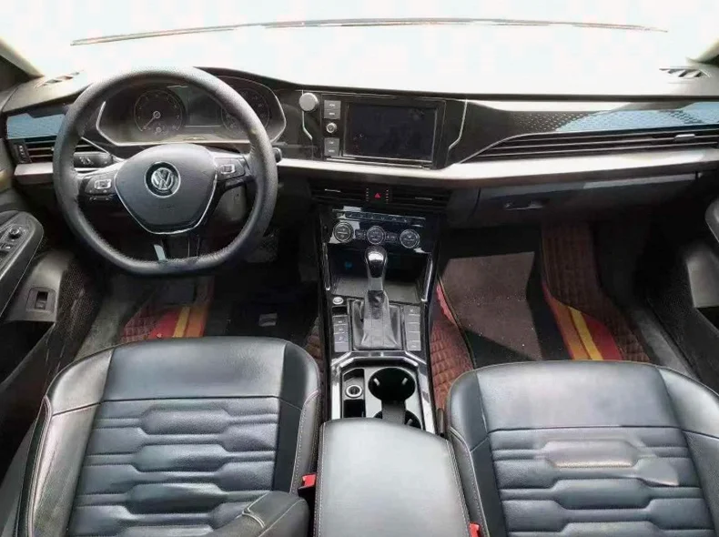 大众帕萨特 后面外观一