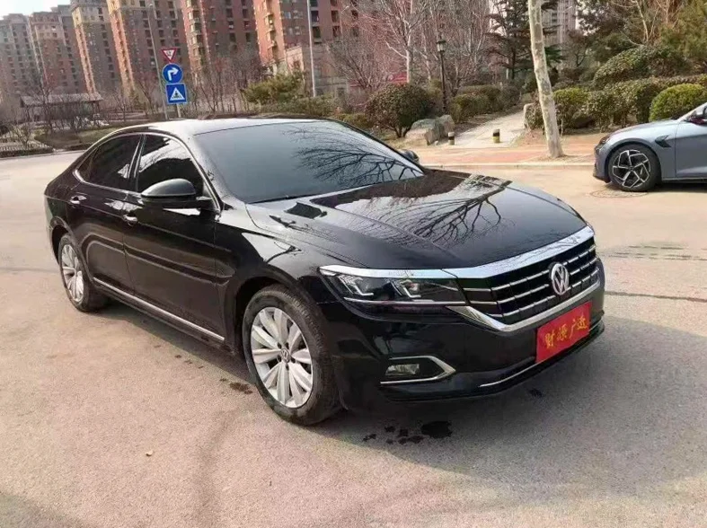 大众帕萨特 正面外观二