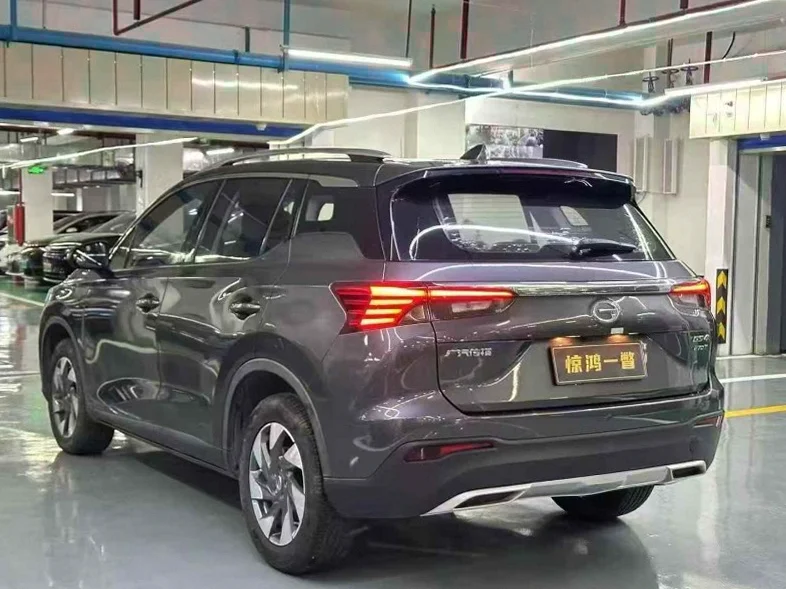 传祺GS4 内饰前排