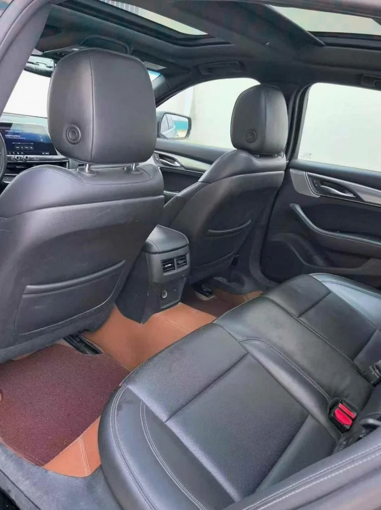 凯迪拉克CT5 后面外观三