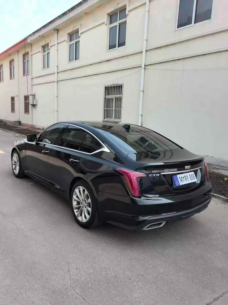 凯迪拉克CT5 内饰后排