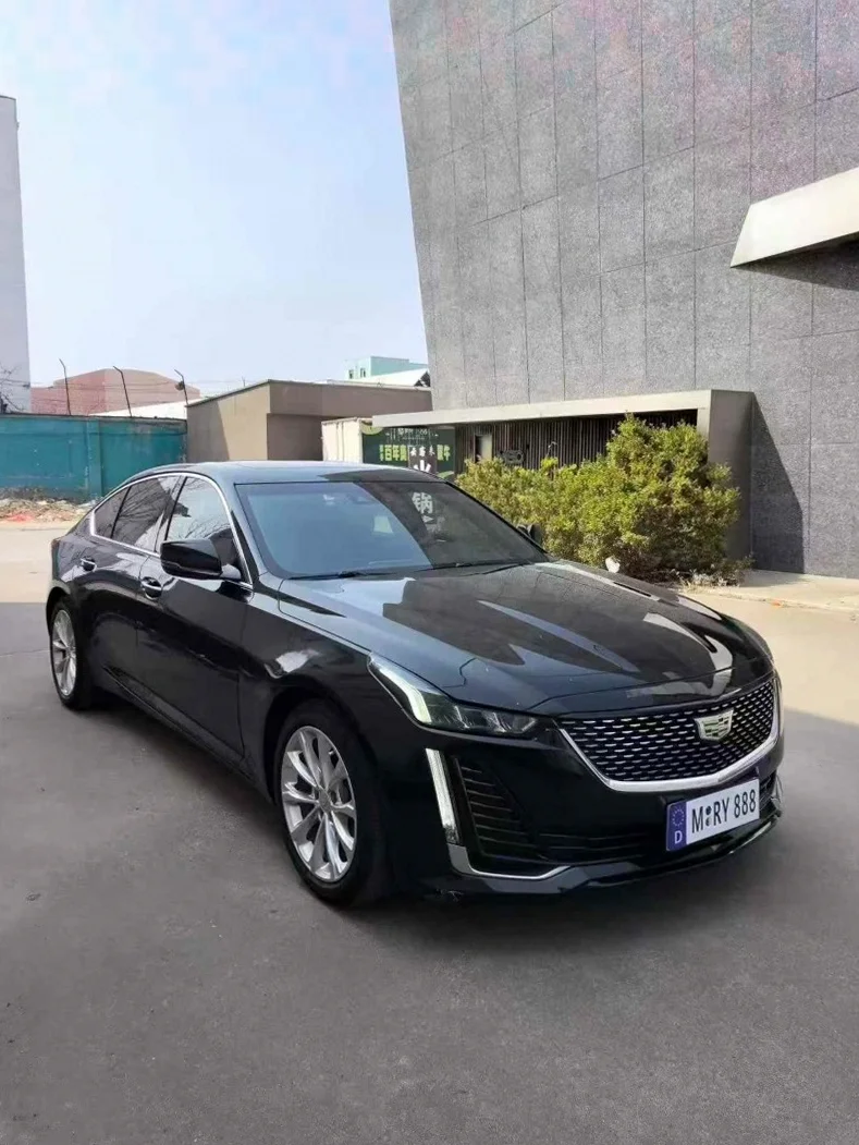 凯迪拉克CT5 正面外观三